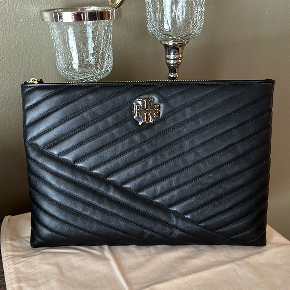 Tory Burch Kira chevron pouch - Picture 3 of 9